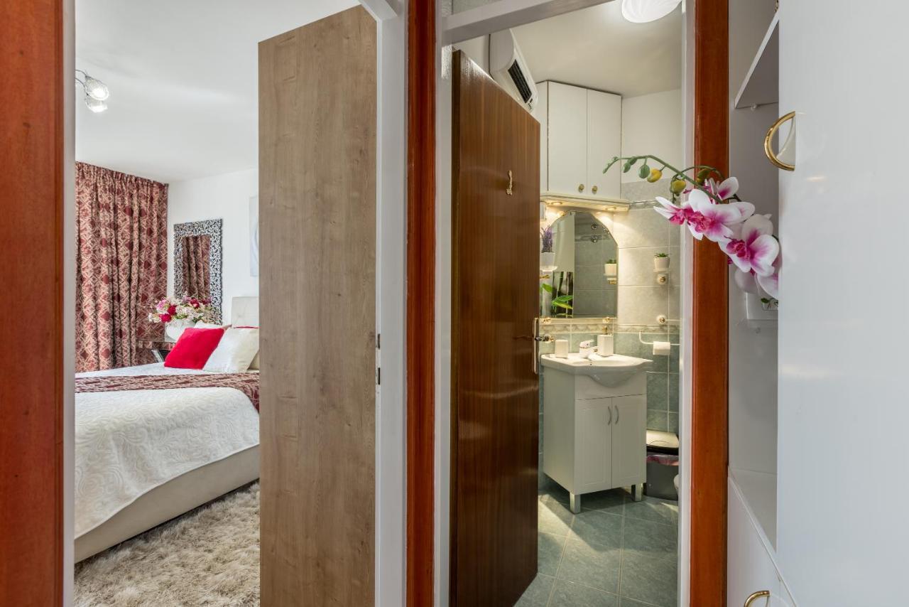 Apartment Desert Rose Split Bagian luar foto