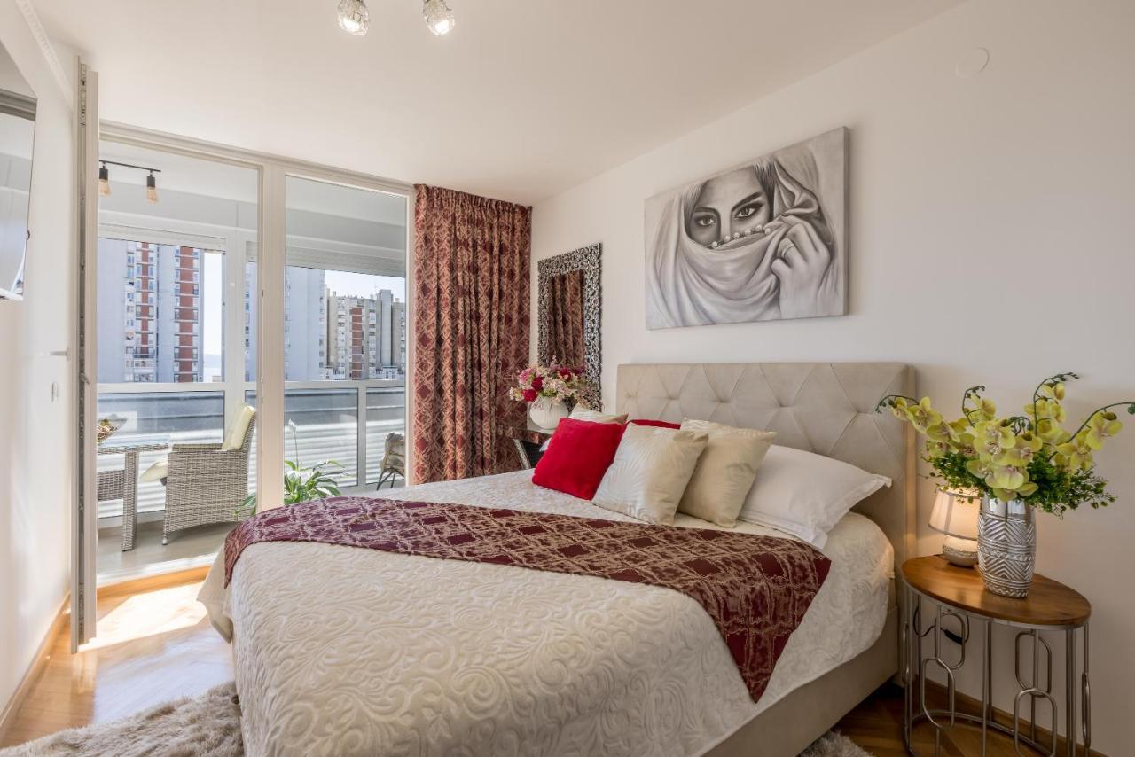 Apartment Desert Rose Split Bagian luar foto