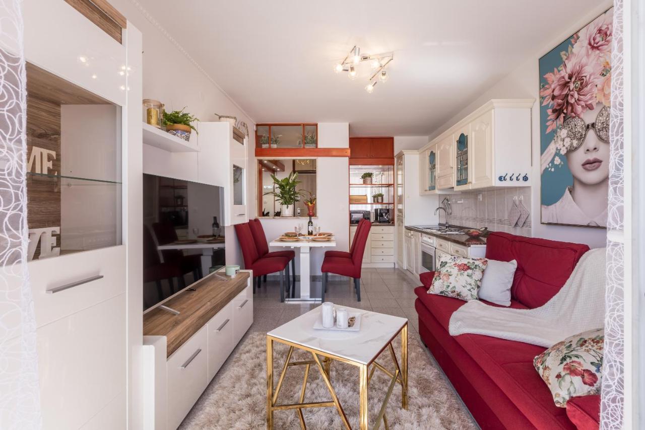 Apartment Desert Rose Split Bagian luar foto
