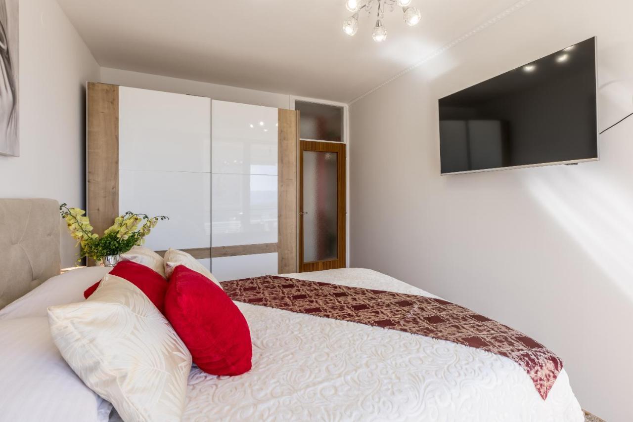Apartment Desert Rose Split Bagian luar foto