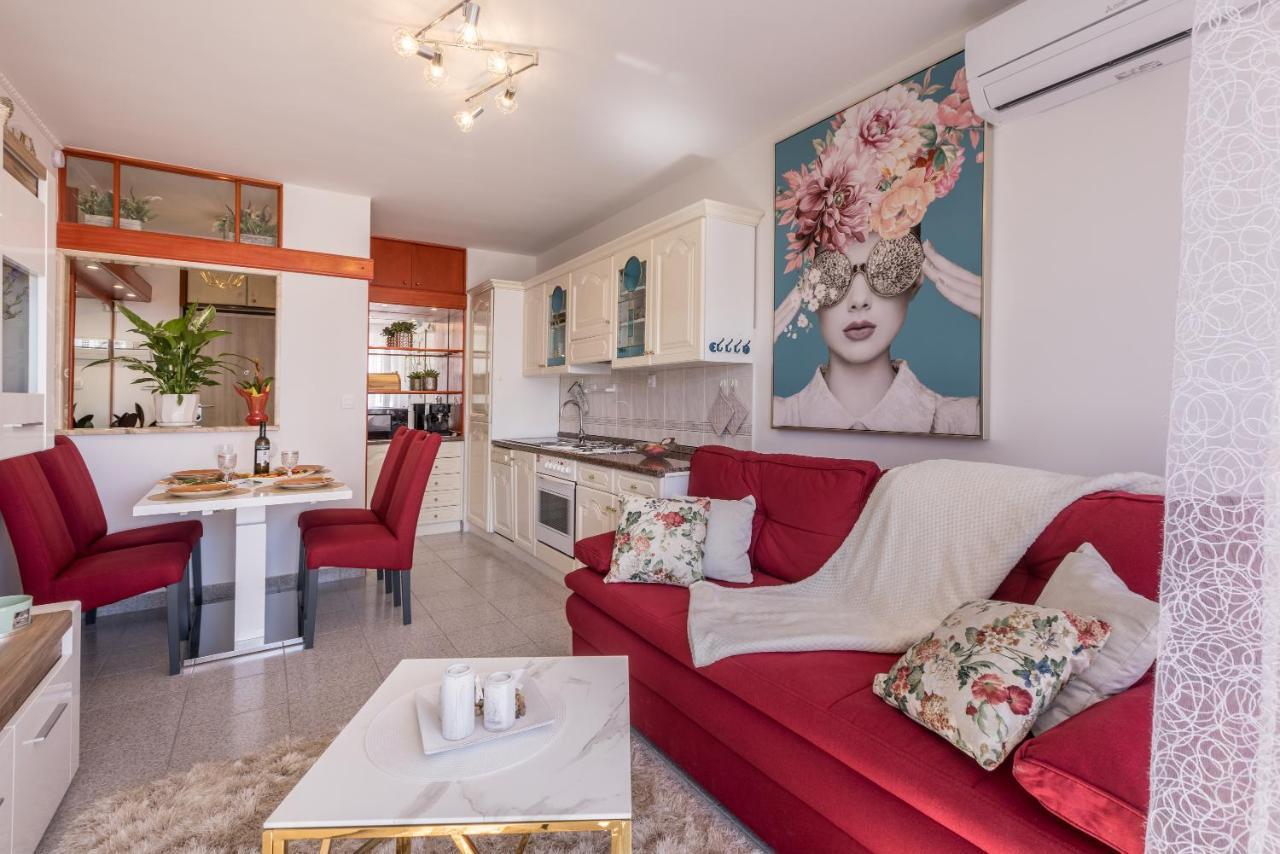 Apartment Desert Rose Split Bagian luar foto