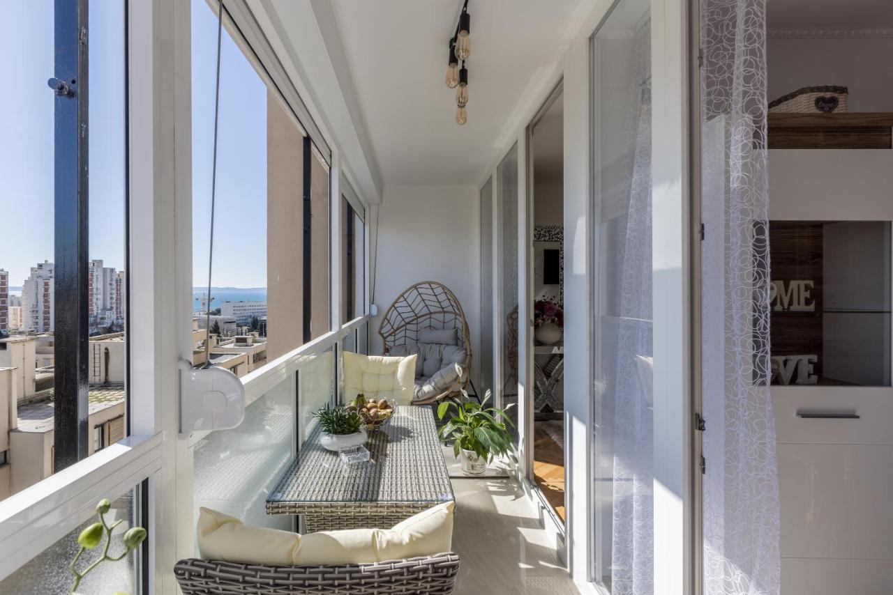 Apartment Desert Rose Split Bagian luar foto